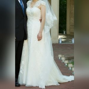 David's Bridal Wedding Dress S/4